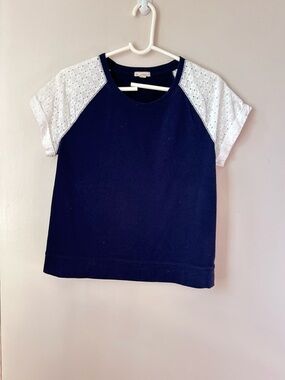 GAP Navy Blue Tee with White Eyelet Raglan Sleeves size S